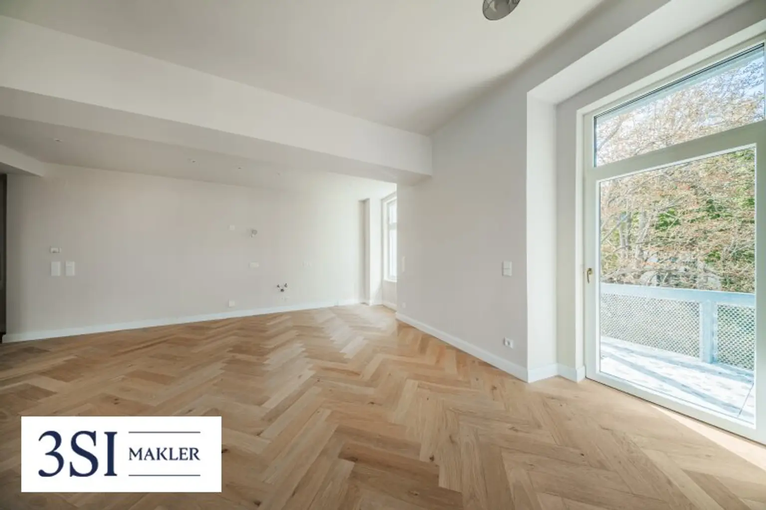 Wohnen beim Schloss Belvedere: Klimatisierter Erstbezug im Stilaltbau mit 2 Balkonen!