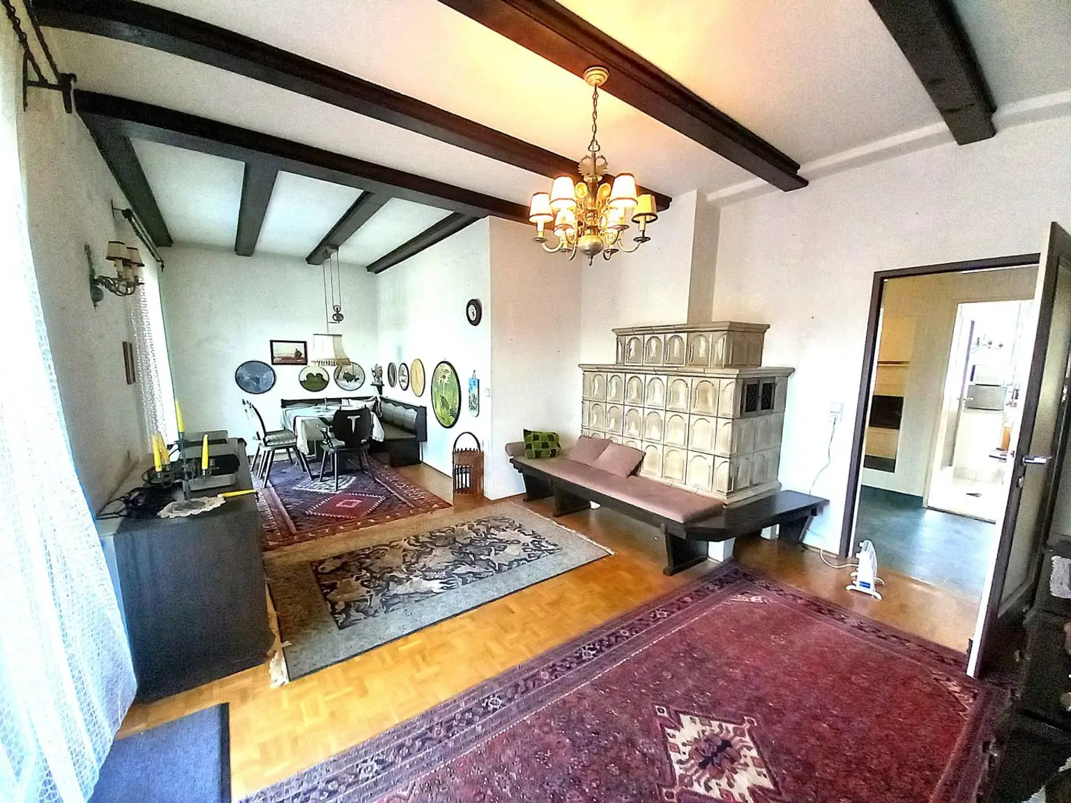 Zimmer mit Kachelofen