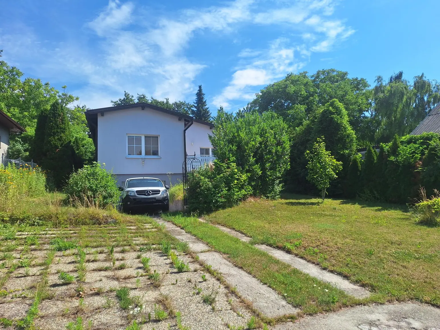 LIEBEVOLL SANIERTER BUNGALOW IN BEGEHRTER WOHNLAGE SAMT HOHER LEBENSQUALITÄT UND GUTER VERKEHRSANBINDUNG
