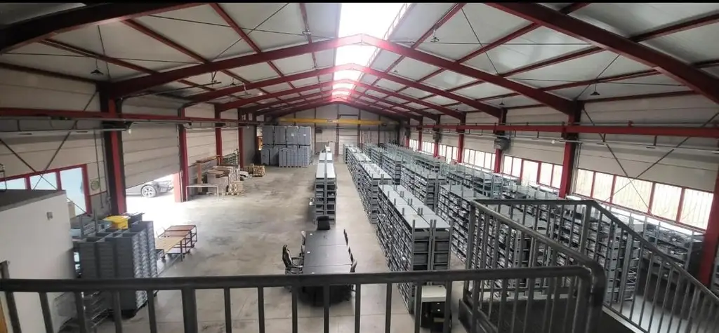 ALL INCLUSIVE MIETE++Lagerhalle ++ Werkstatt mit diversen Möglichkeiten! ab 50m2 bis 300m+ Autoabstellplätze + Mitbenutzung von Gabelstapler & Kran