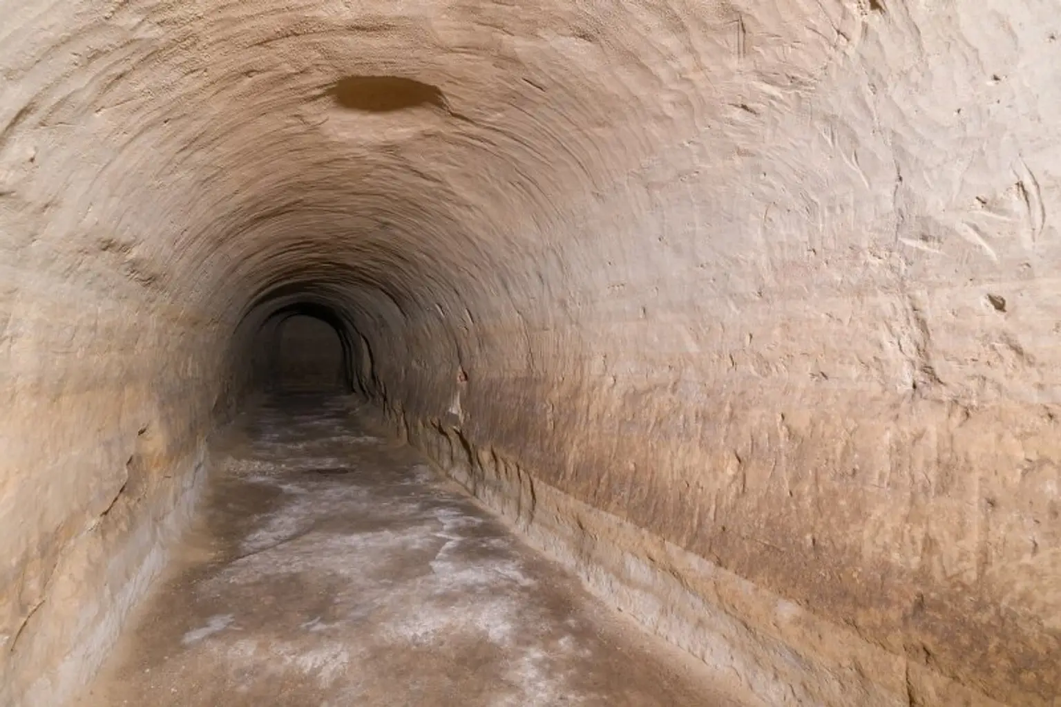 Großzügiges Anwesen mit WEITBLICK, historischer Weinpresse, Erdkellern und vielfältigen Nutzungsperspektiven