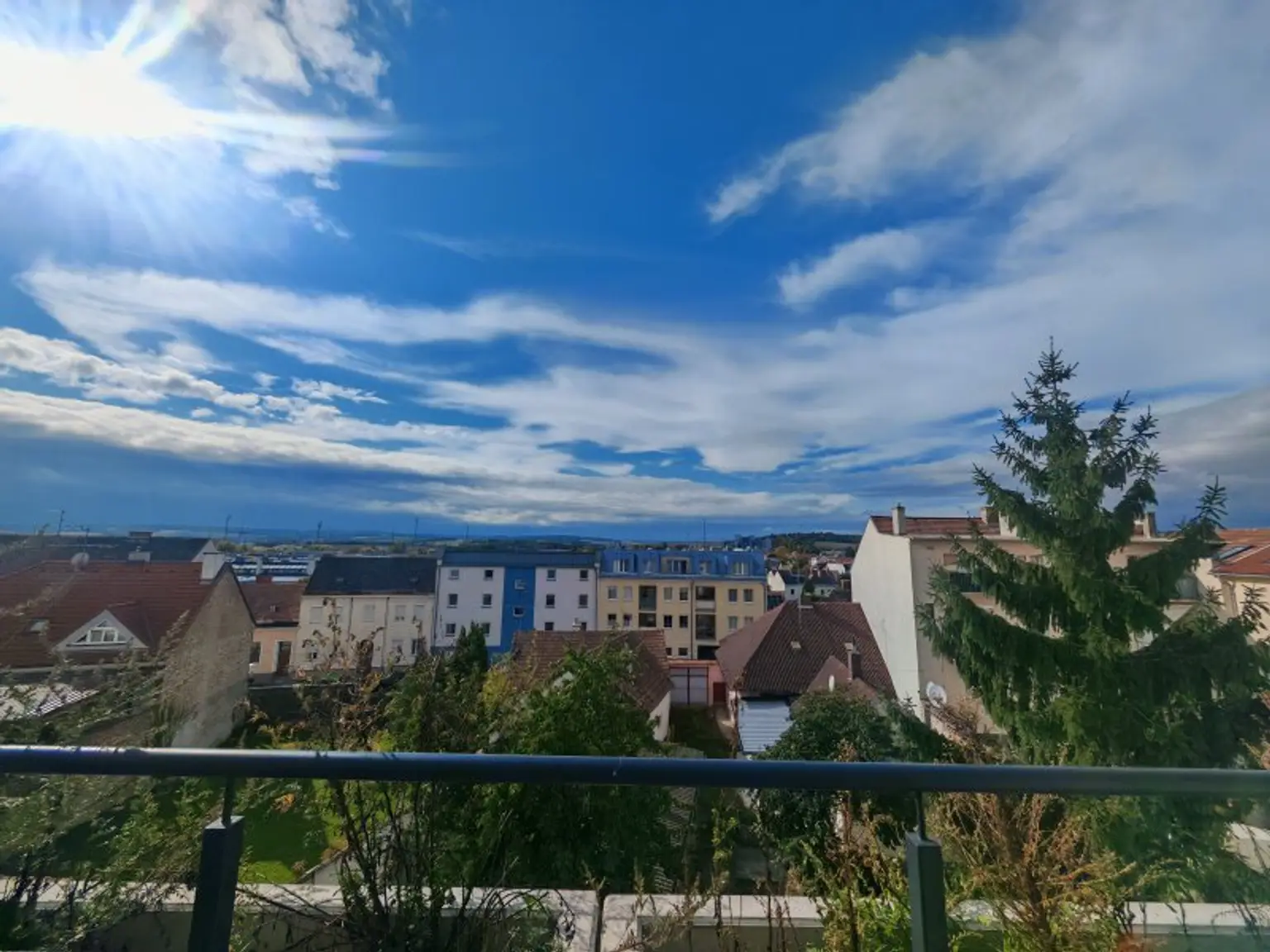 Ruhige, helle Erstbezugswohnung mit Fernblick im Zentrum