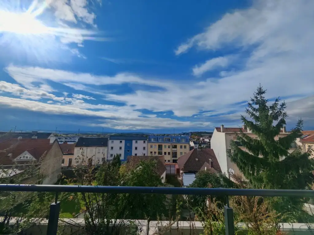 Ruhige, helle Erstbezugswohnung mit Fernblick im Zentrum