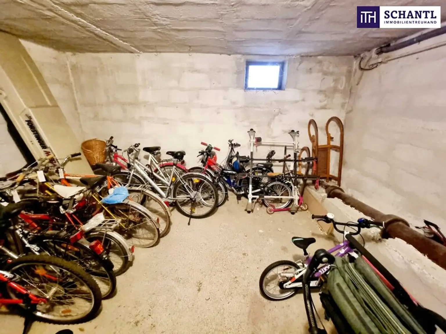 Absolute Grün- und Ruhelage! Gebraucht. Gepflegt. Geliebt! Perfekt aufgeteilte 3-Zimmer + separate Küche / 2 Balkone / Viele Möglichkeiten! Ruhig wohnen, gut leben!