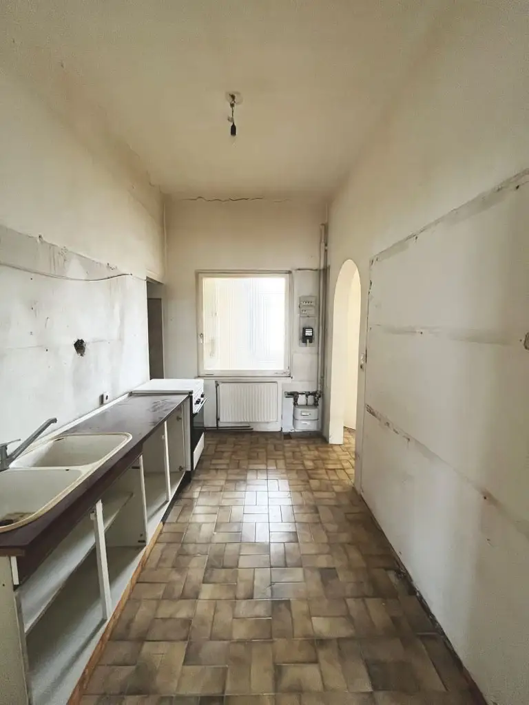 Bandgasse / Sanierungsbedürftige 2 Zimmer Wohnung
Dachgeschoß / Charmanter Altbau