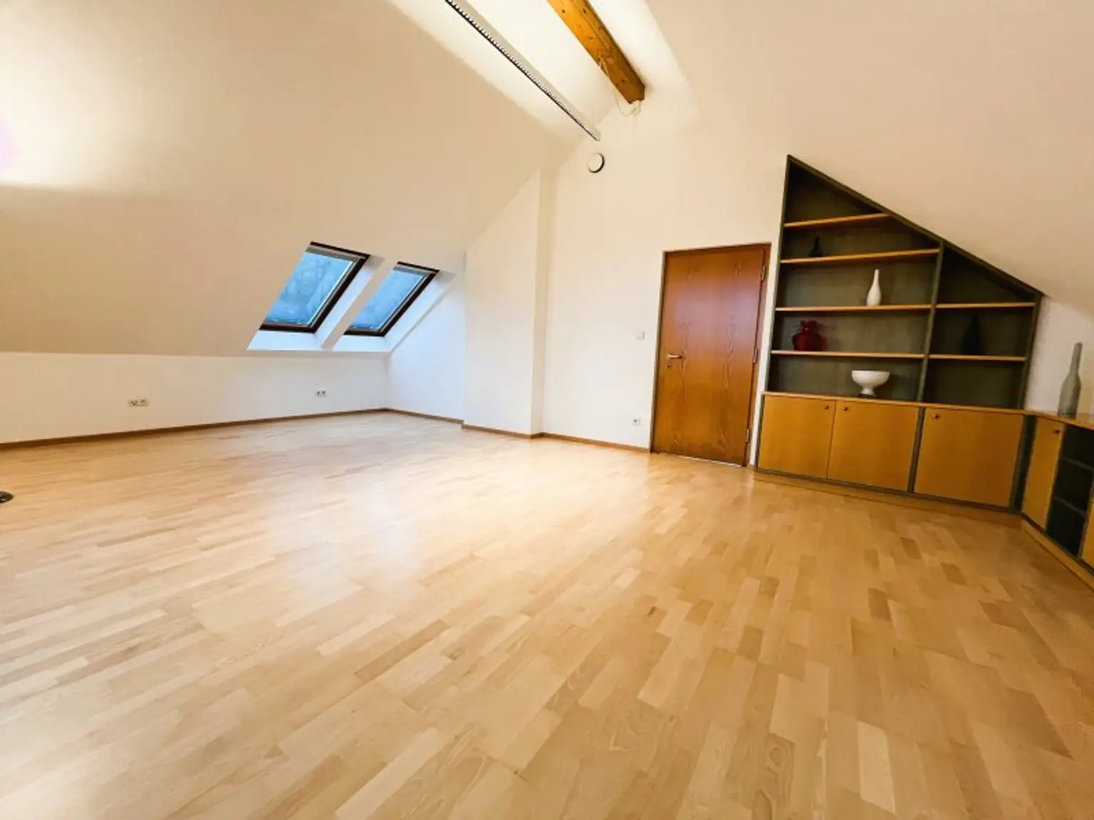 Zimmer 1 mit ca. 30m²