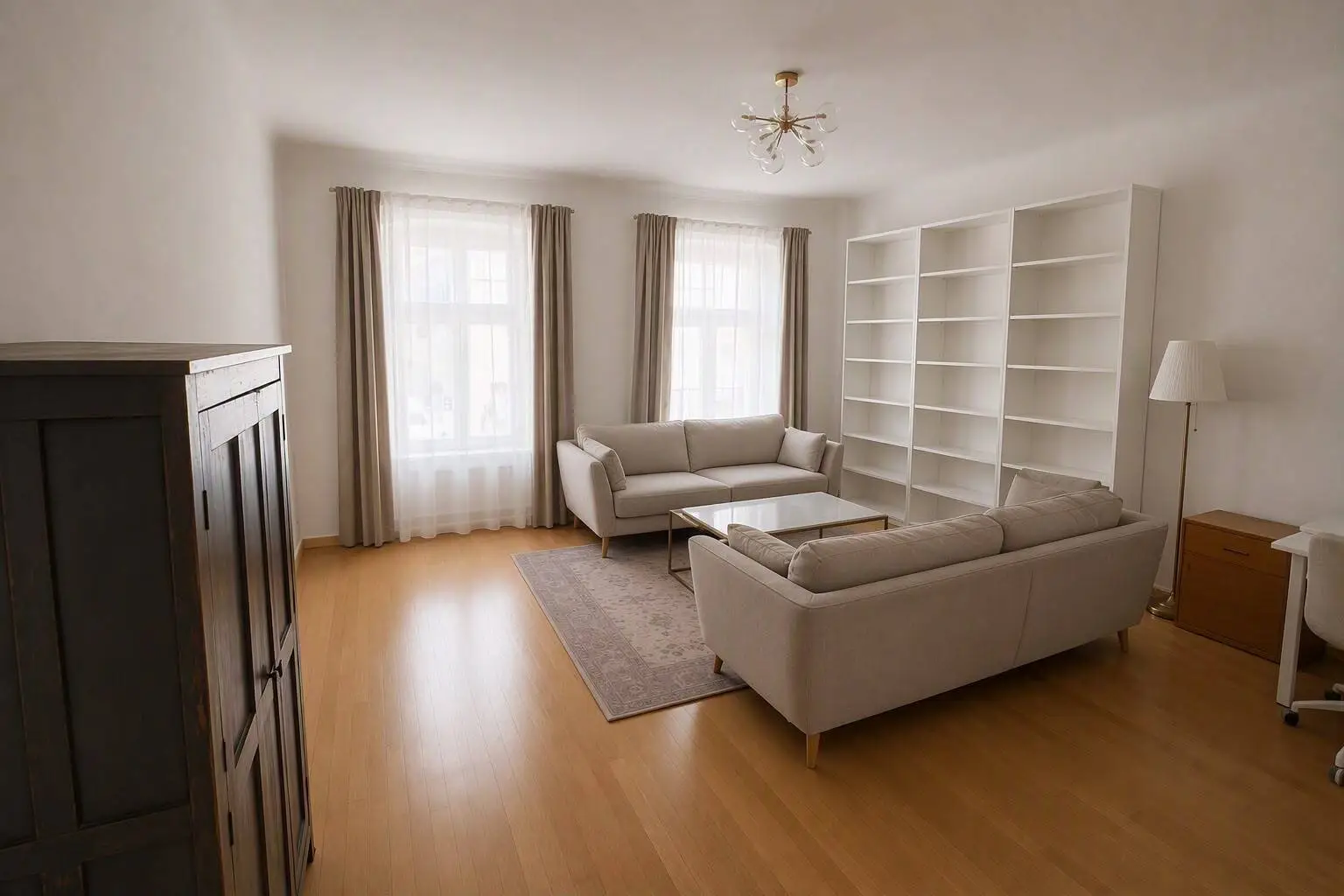 Schöne Wohnung mit 4 Zimmer + großer Terrasse!