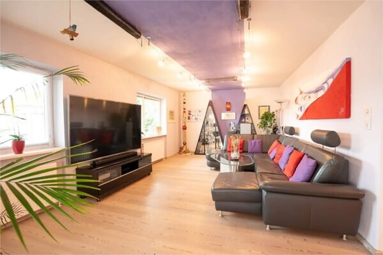 Stilvolles Wohnen im Grünen – Maisonette mit Aussicht & Biotop in Toplage