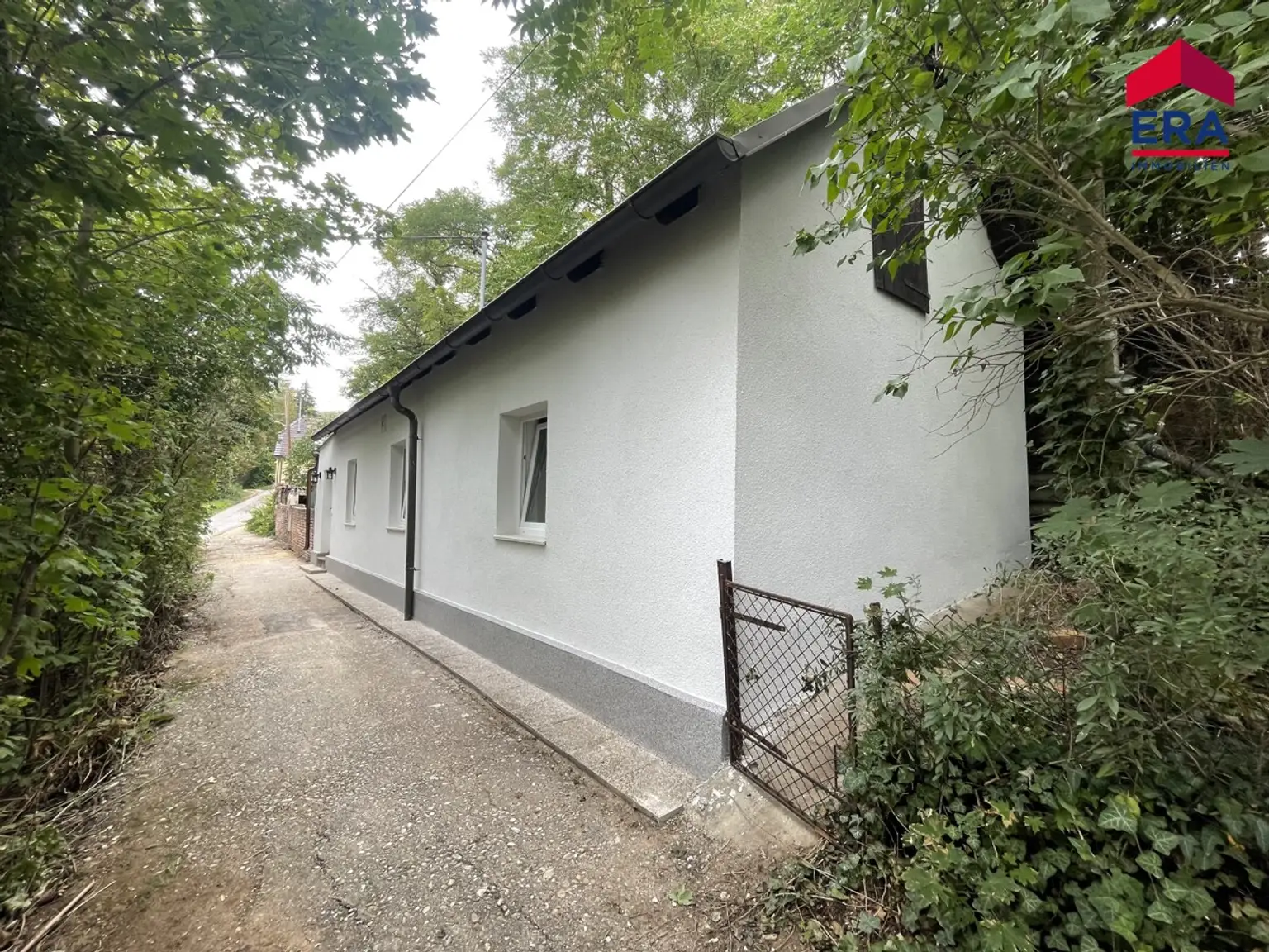 Hausbrunn MIETE - Generalsaniertes Einfamilienhaus in ruhiger Grünlage mit Terrasse und Garten