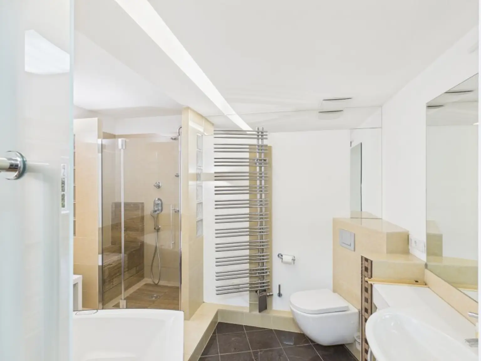 Moderne 2-Zimmer-Wohnung im Herzen von Baden- Jetzt entdecken!