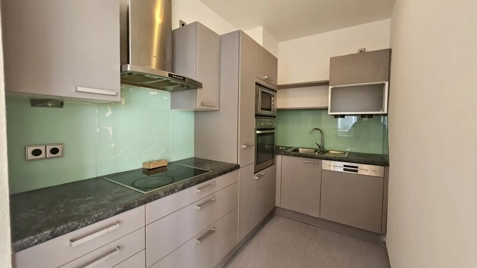 * 3 Zimmer * Wiener Stadtgrenze * Balkon/Loggia * KFZ Garagenplatz *