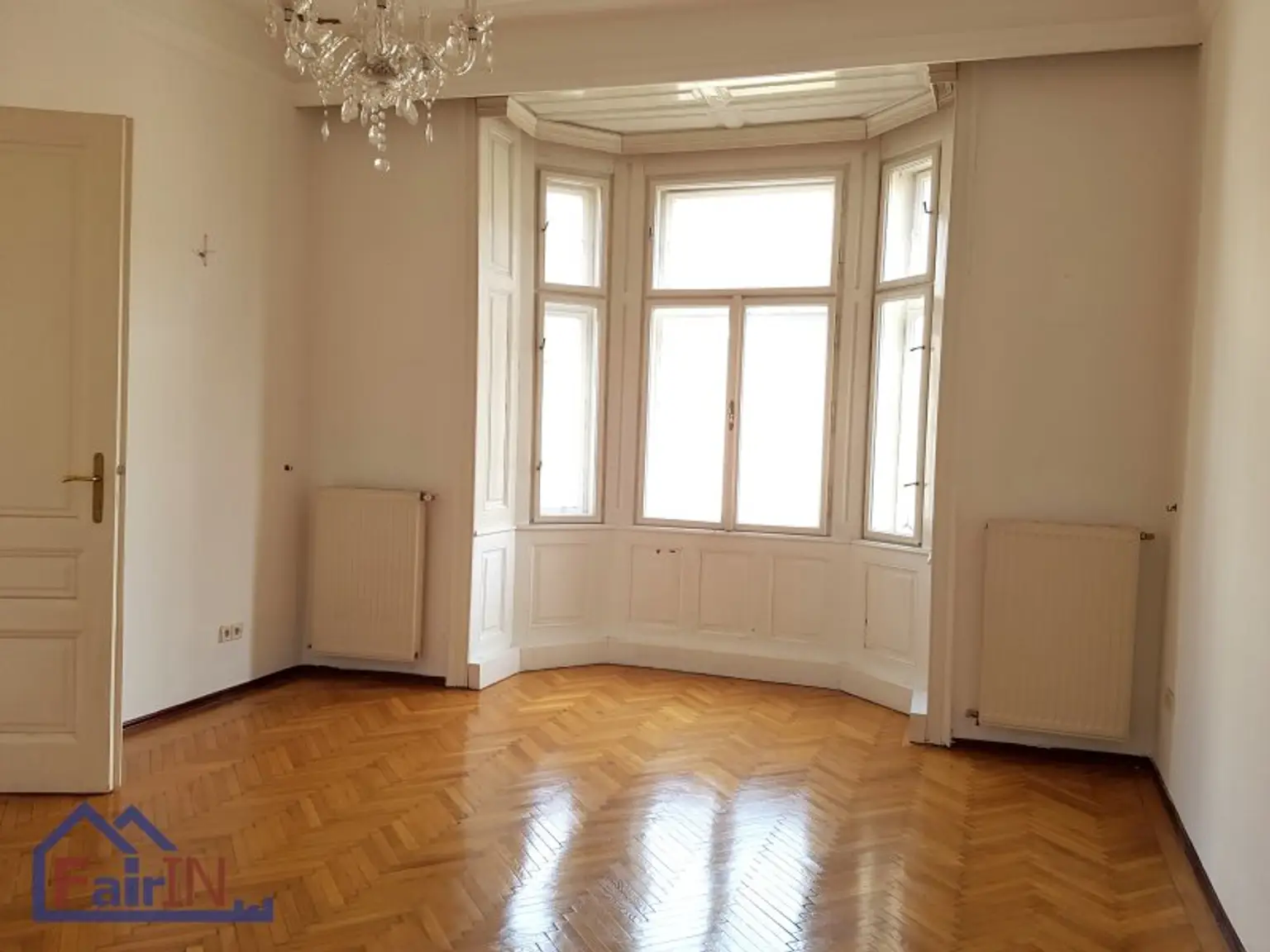 ***TOP LAGE***ALTBAU***ca.124 m² ***4-ZIMMER***NÄHE ROCHUSMARKT***