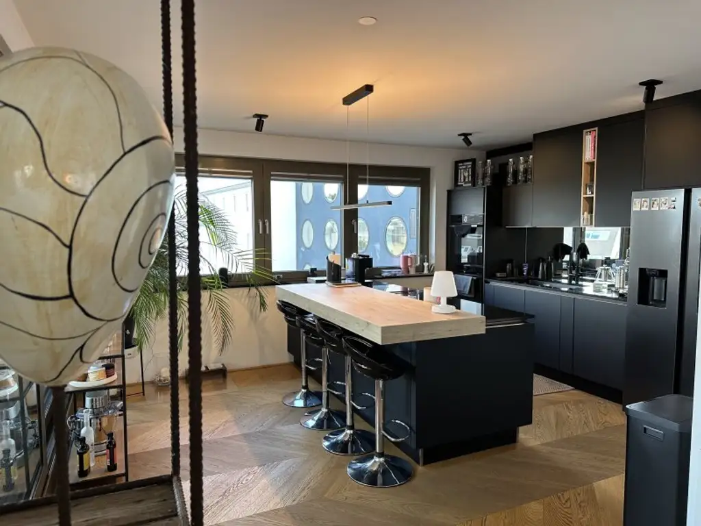Luxuriöse Dachterrassenwohnung im Botschaftsviertel
