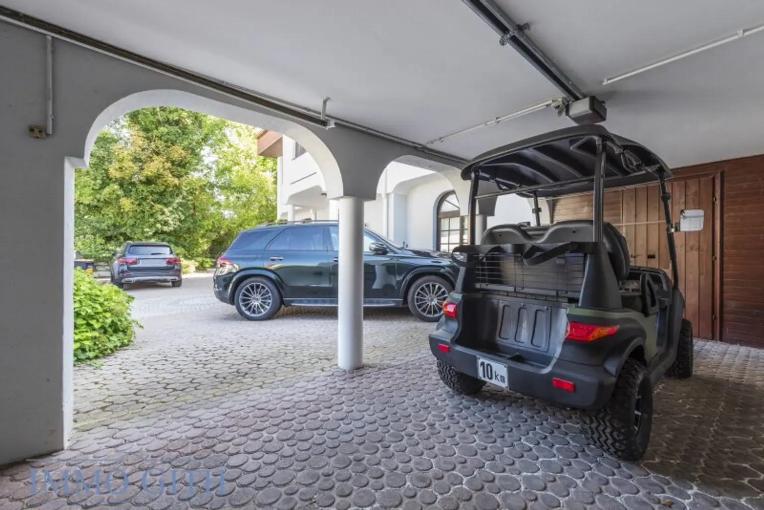 ARCHITEKTEN-VILLA MIT POOL & GARTEN IN ZENTRALER LAGE VON PERCHTOLDSDORF ZU KAUFEN!
