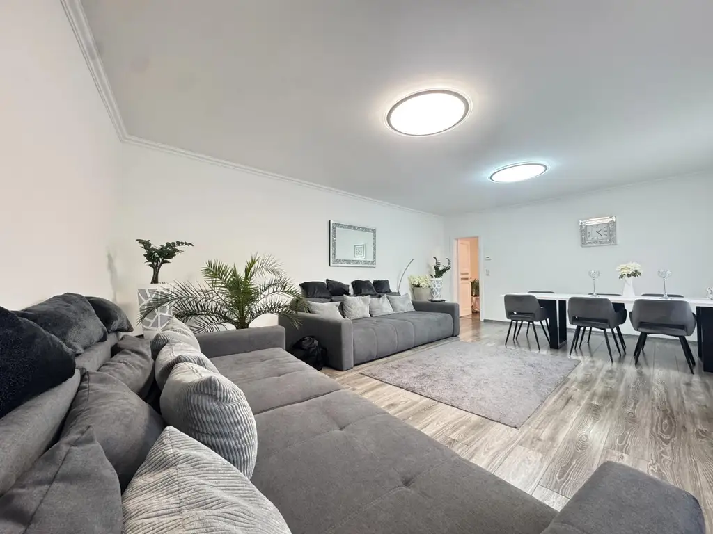 OPEN HOUSE! Charmantes Einfamilienhaus mit Pool