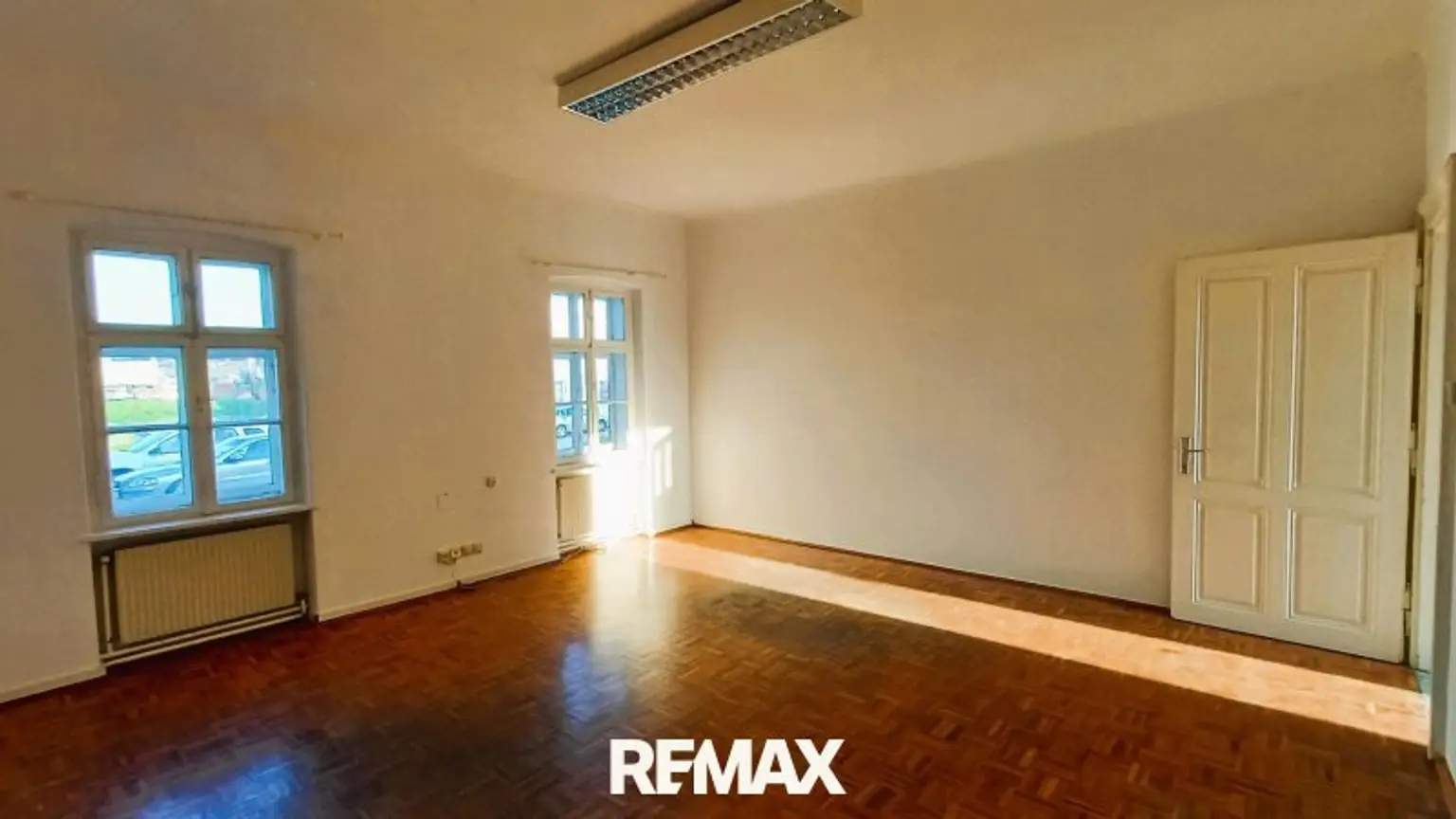 7_Büro 1 Fenster Tür