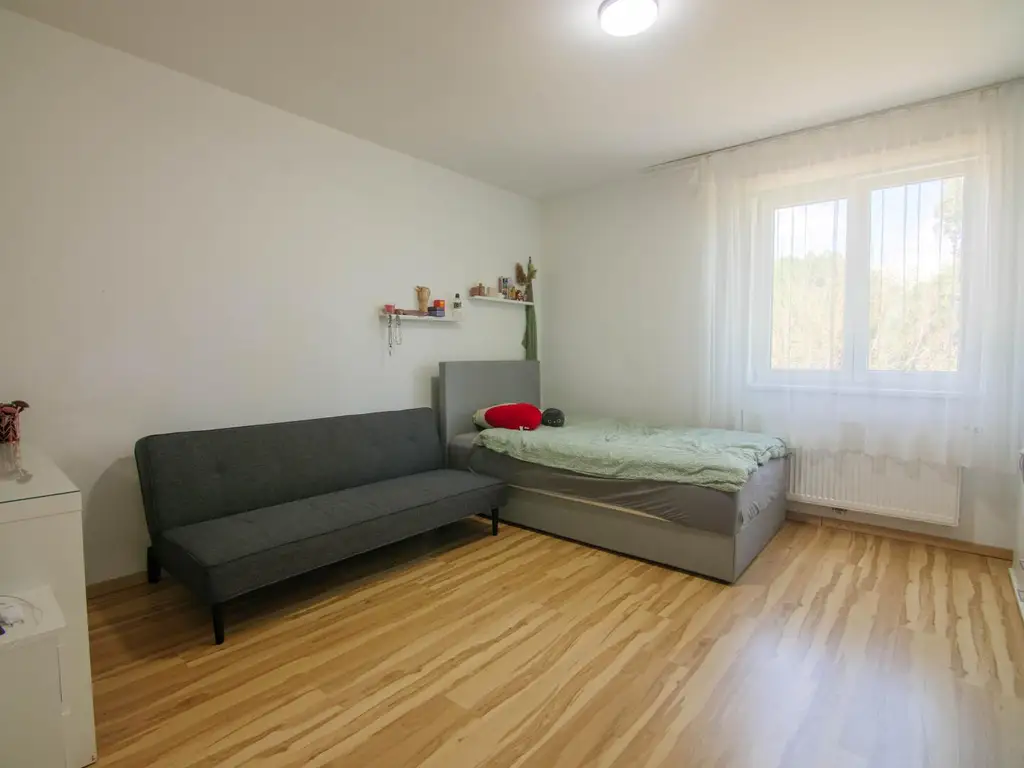 Mehrfamilienhaus mit 2 getrennten Wohneinheiten