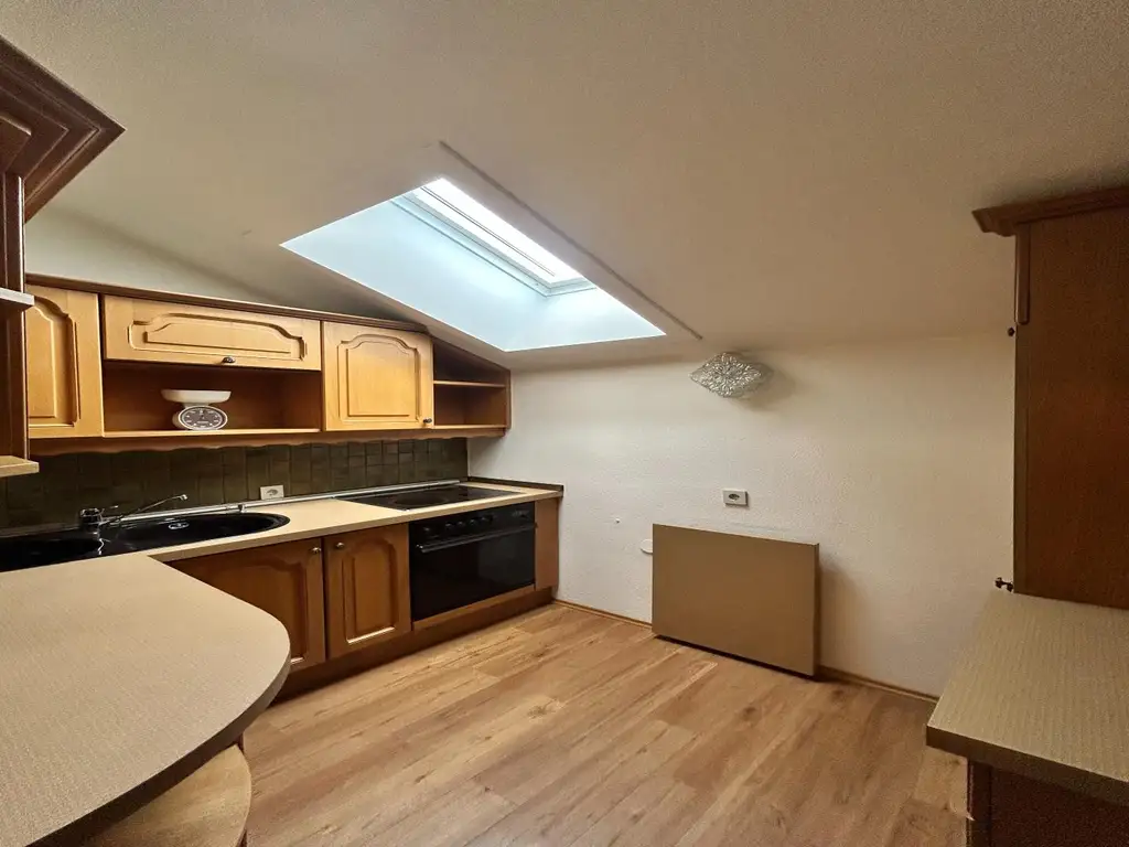 Möblierte 2 Zimmerwohnung inkl. Garagenstellplatz