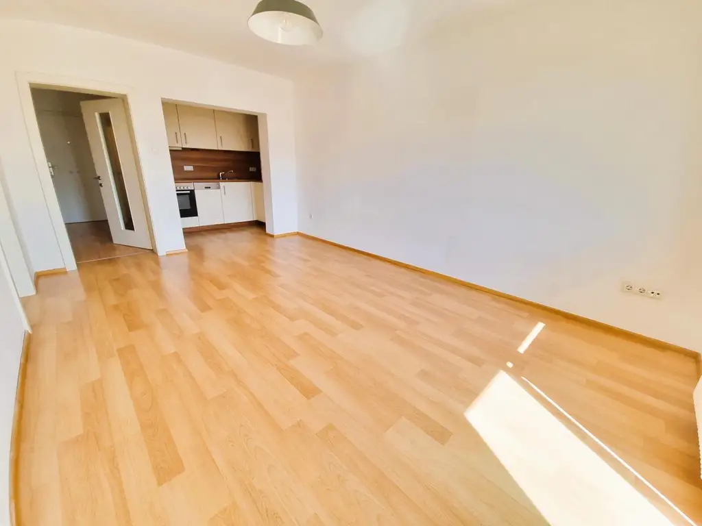 Top Lage: Attraktive 2-Zimmer-Wohnung mit Lift und Sonnenbalkon