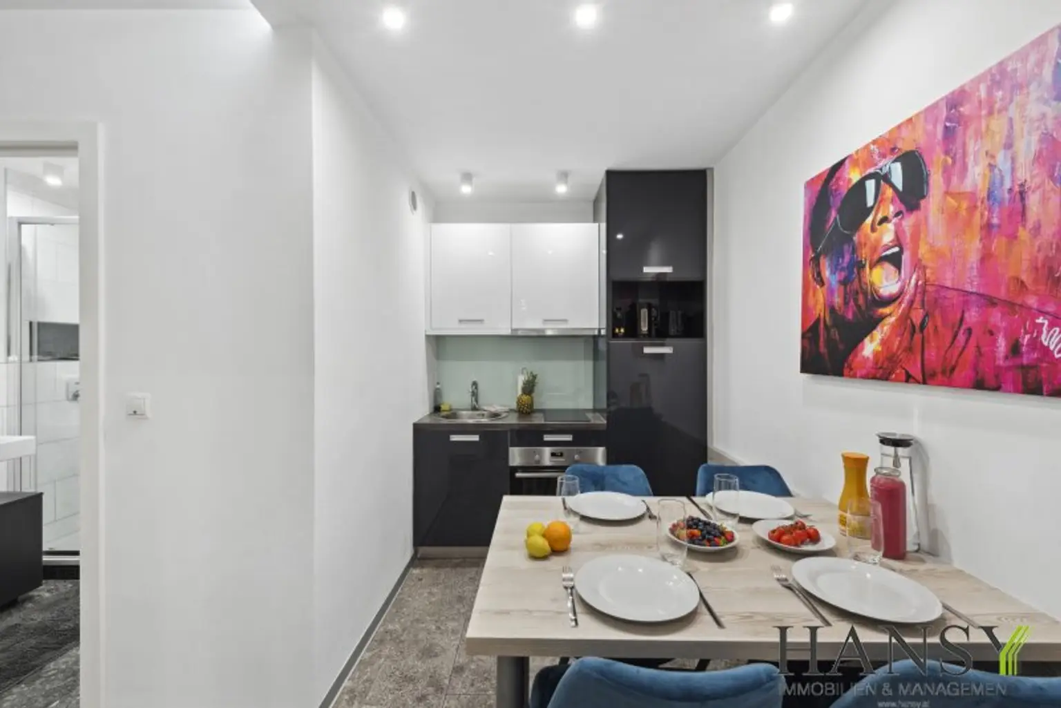 Vollmöblierte 3-Zimmer-Wohnung mit Loggia & zwei getrennt begehbaren Schlafzimmern! (WG-tauglich) 5 Gehminuten zur Mariahilfer-Straße