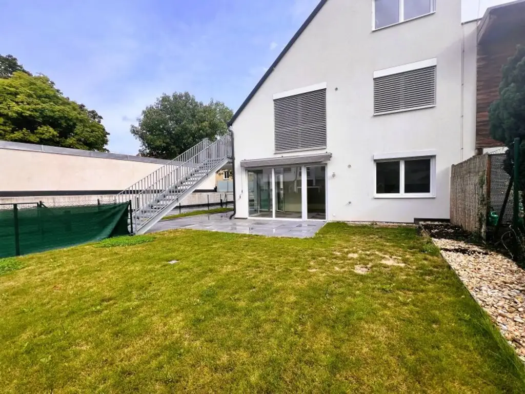 Sehr schöne Familienwohnung mit Terrasse und  großer Gartenfläche (T 1.3 /  EG)
