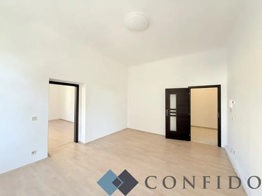 2 Zimmer Altbauwohnung mit Gestaltungspotenzial in begehrter Lage