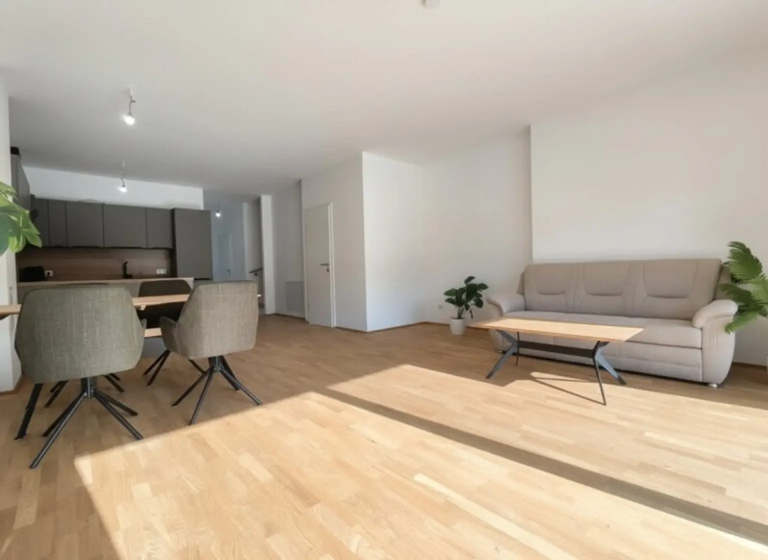 ! FRÜHJARSAKTION ! - EXKLUSIVES TOWNHAUS AUF EIGENGRUND IN WEIDLING – NATURNAHES WOHNEN MIT STIL - FÜR MENSCHEN MIT ANSPRUCH