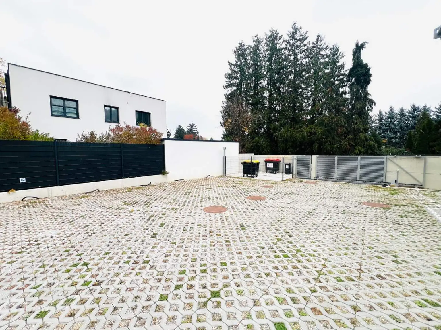 T | ++ TRAUMHAFTE DREI Zimmer WOHNUNG mit BALKON und KÜCHE ++ | Prima Service Immobilien