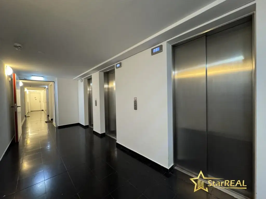 20. STOCK! TOP-WOHNUNG IM DELUGAN MEISSL TOWER. GARAGENPLATZ VORHANDEN. Sauna und Fitnessraum im Haus.