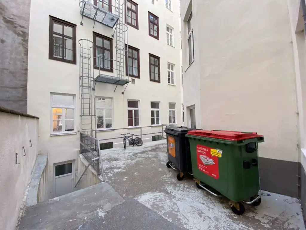 U3 "Hütteldorfer Straße": schön sanierte 2-Zimmerwohnung inkl. neuer Küche