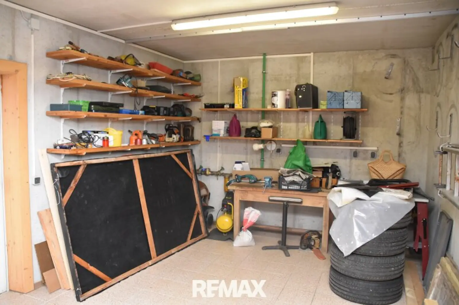 Garage