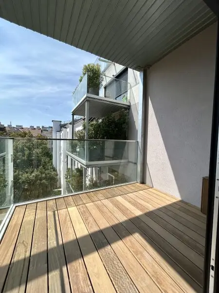Exklusive Dachgeschosswohnung mit Grün-Blick in Top-Lage - Luxusausstattung
