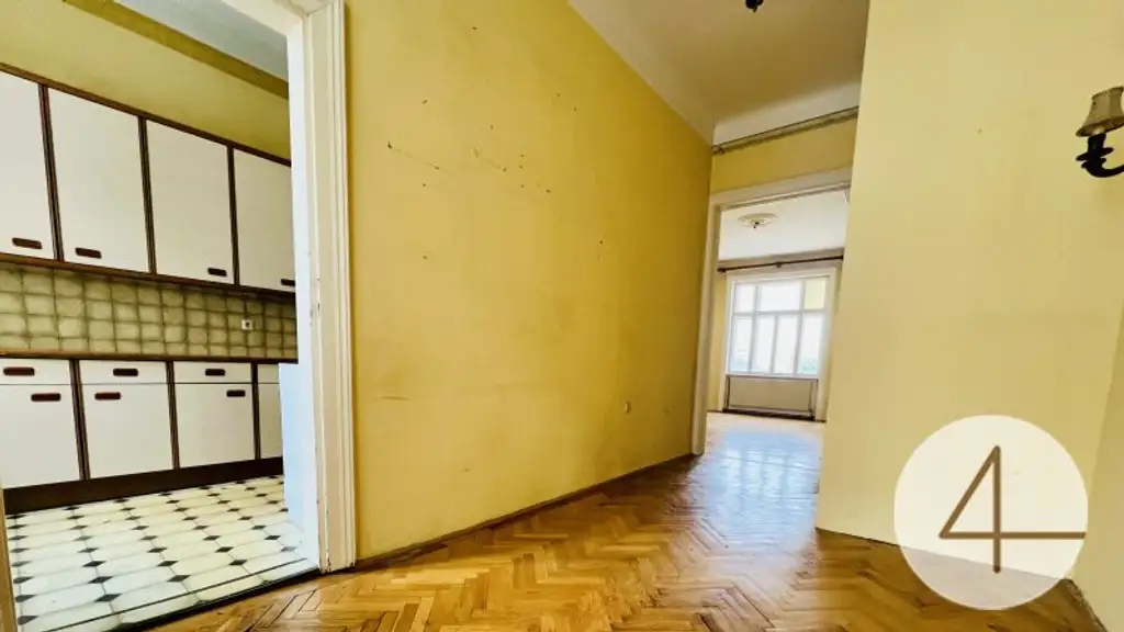 U6 ums Eck - dein Projekt - ruhige Seitengasse - sonniger Innenhofbalkon - Stadtzentrum fußläufig