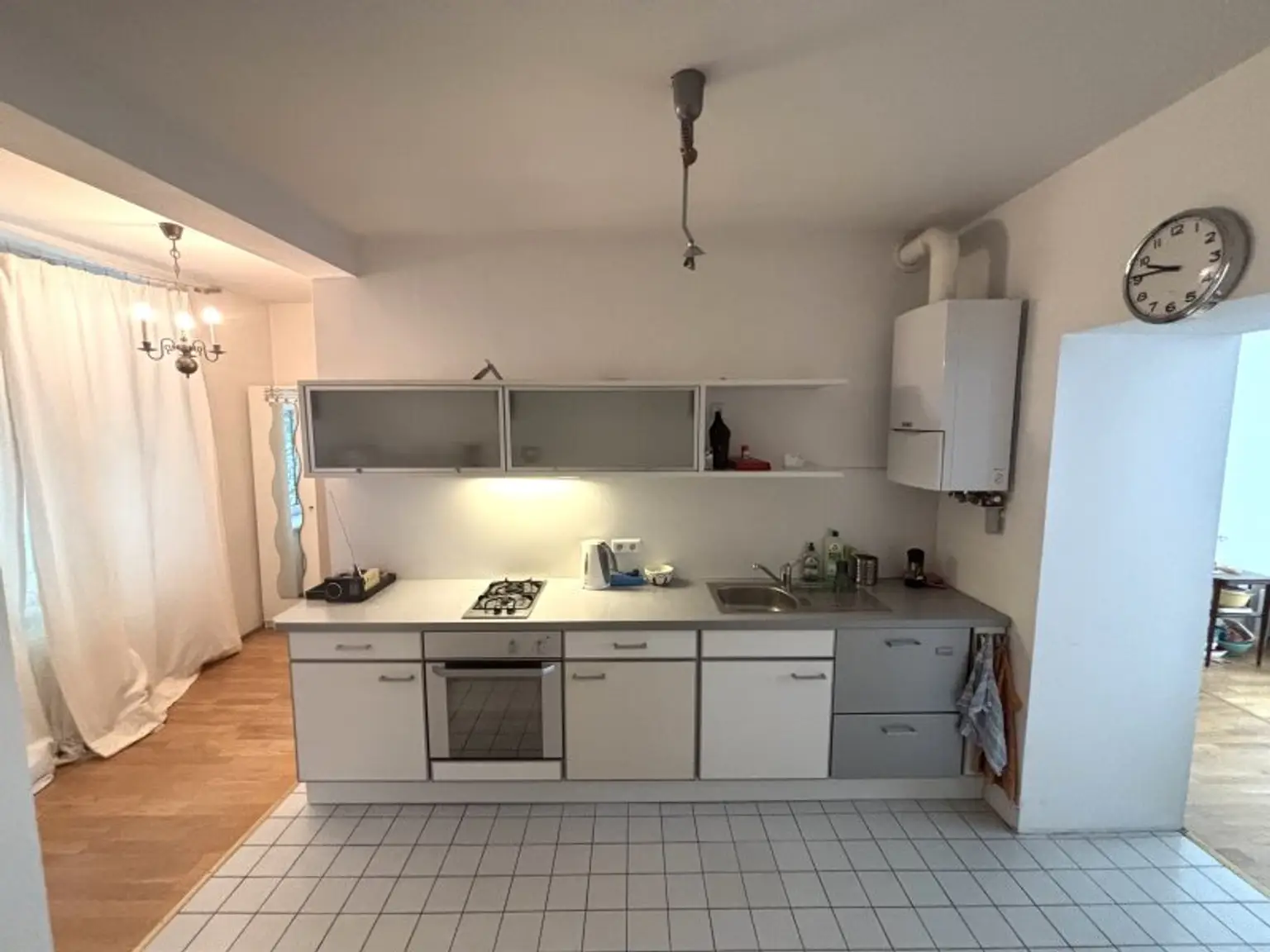 Schöne 3,5 Zimmer Altbauwohnung in zentraler Lage