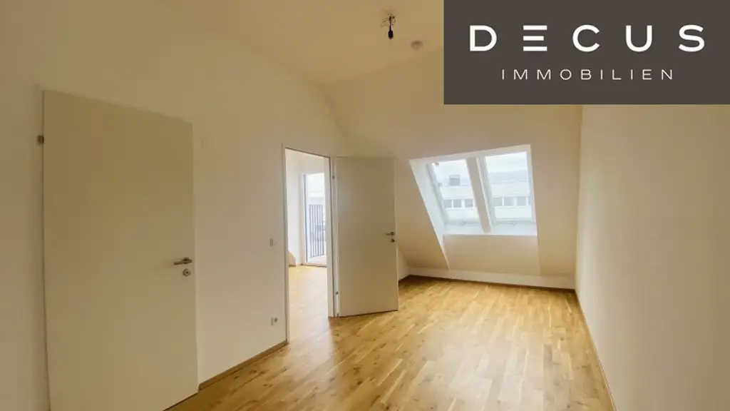 / BALKON / 3 ZIMMER / 2 BÄDER /  MODERNE ANLAGE / U-BAHN NÄHE