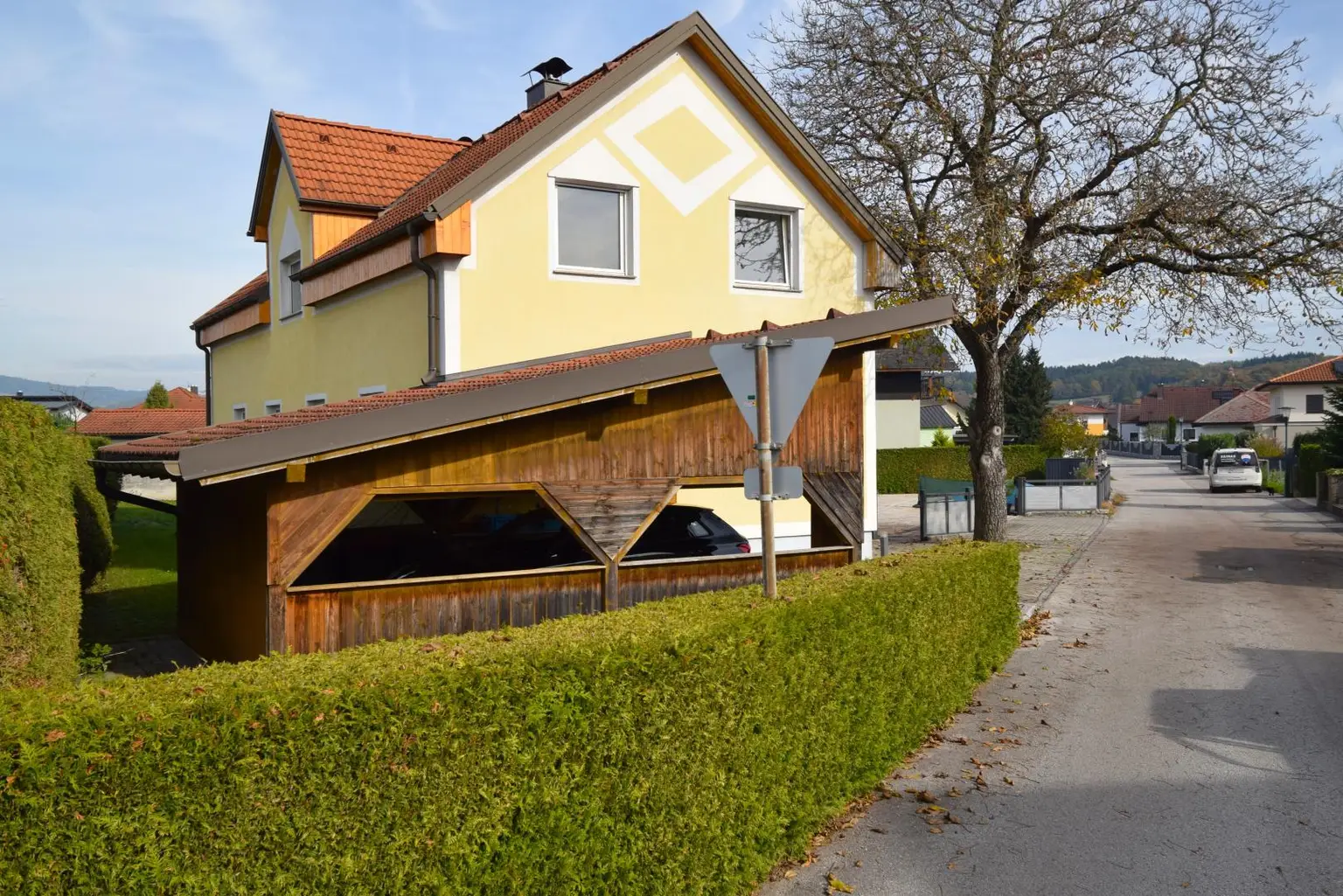 Geräumiges Haus mit Garten und Pool