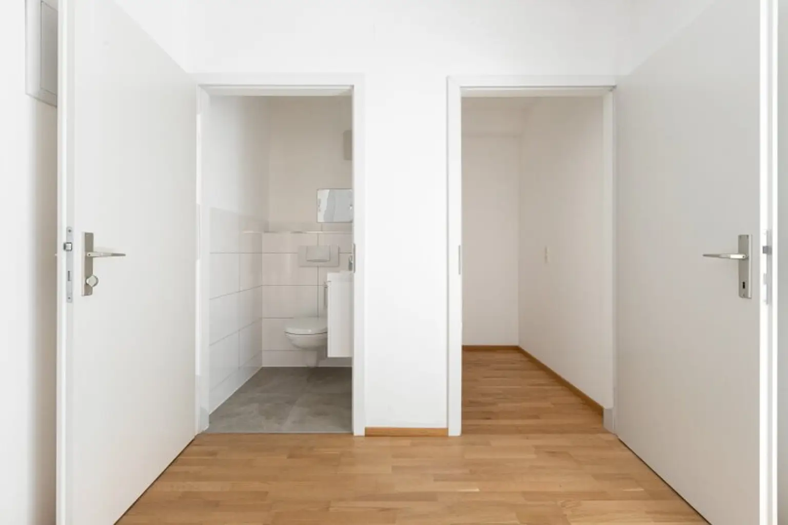 TOP ANGEBOT! Helle 4-Zi.-DG-Wohnung im 16. Bezirk! inkl. 2 Stellplätzen!