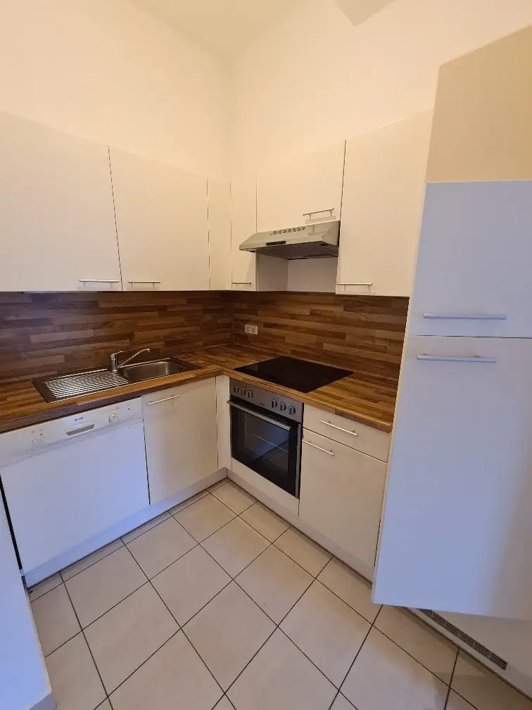 Befristet vermietete 3-Zimmer-Wohnung im sanierten Altbau.