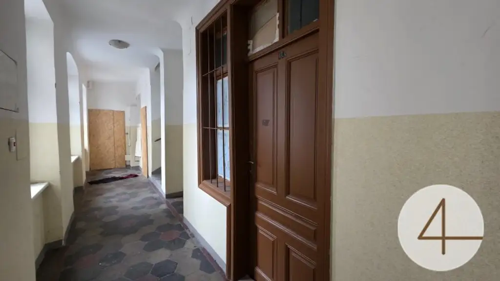 Gesamtes Dachgeschoß steht zum Verkauf