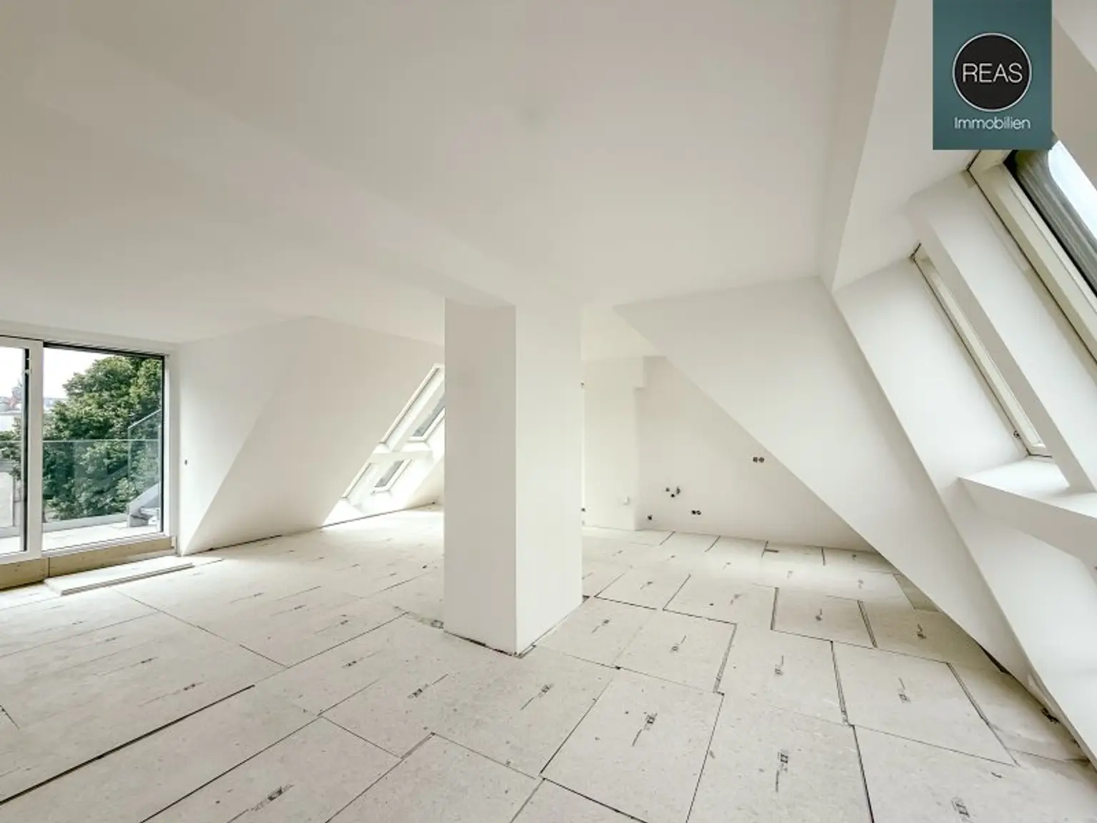 Erstbezug: Atemberaubendes Dachgeschoss - Maisonette - Apartment (klimatisiert) mit 3 Terrassen und hochwertiger Ausstattung im trendigen Ottakring!