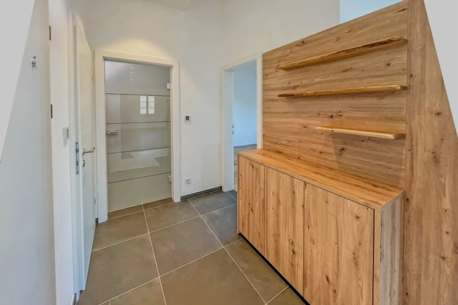 Vorraum Richtung Bad