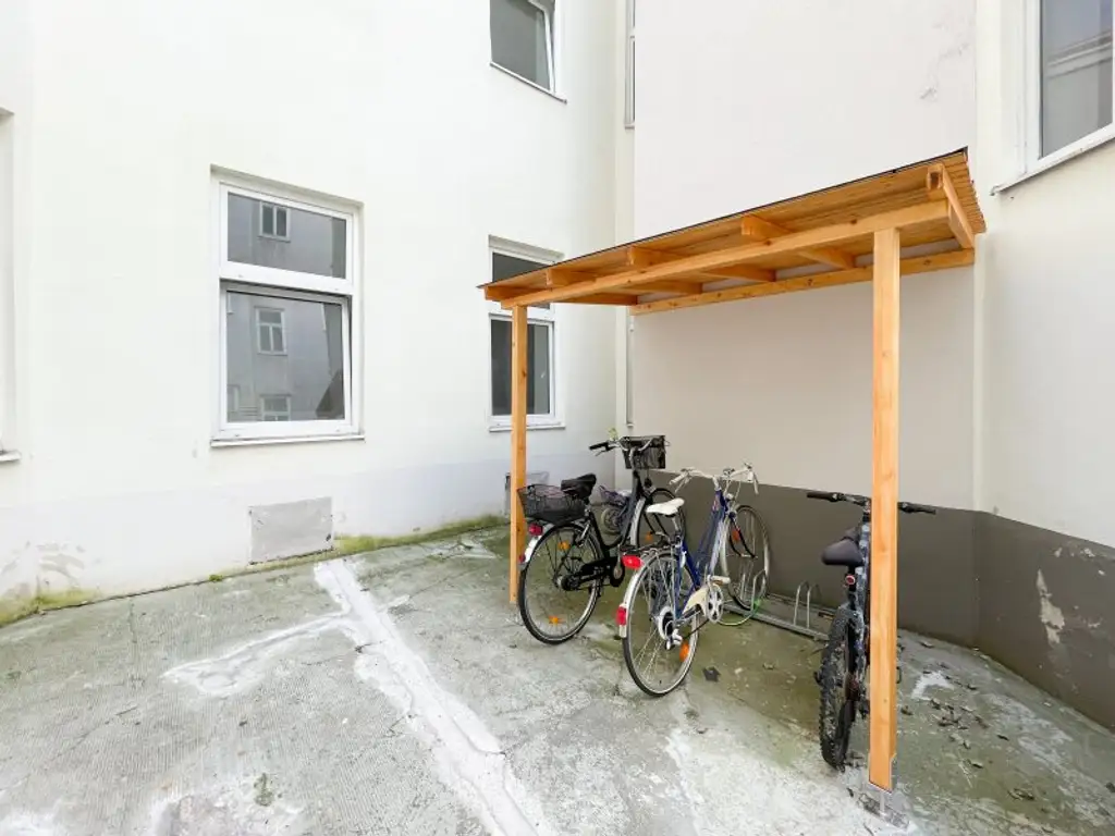 U3 "Hütteldorfer Straße": schön sanierte 2-Zimmerwohnung inkl. neuer Küche