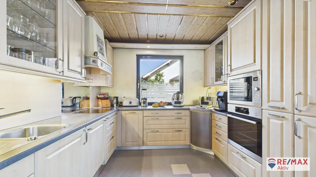 Familienidylle pur – Gepflegte Doppelhaushälfte mit Garten, Terrasse & Carport