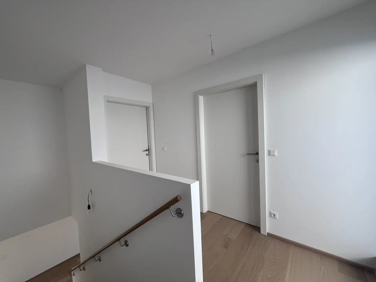 Erstbezug !!! Traumhafte Doppelhaushälfte -  mit 5 Zimmern, Garten, Wohnkeller und Stellplätzen!