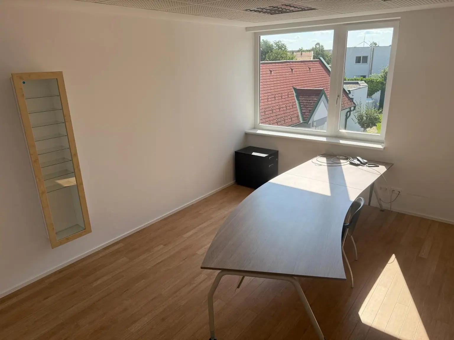 Büro, Praxis, Studio, Atelier repräsentativ, hell, im Zentrum
