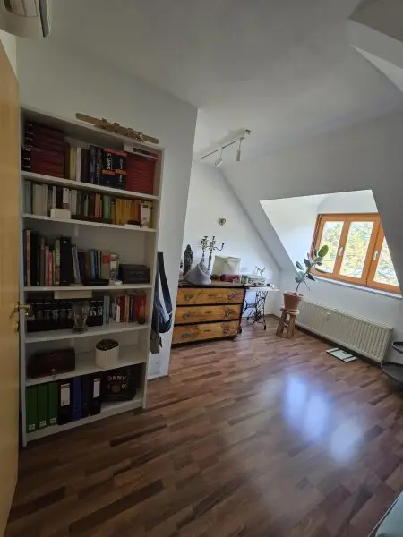 Exklusive Stadtwohnung mit großzügiger Fläche, 5 Zimmer und hochwertiger Ausstattung - Perfekt für Familien!