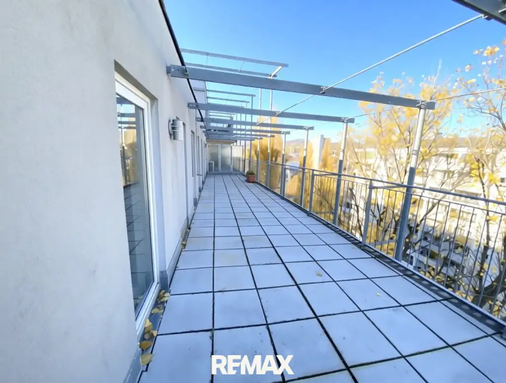 DG-Wohnung mit 2 Terrassen auf Wohnebene und phänomenalem Fernblick über Wien