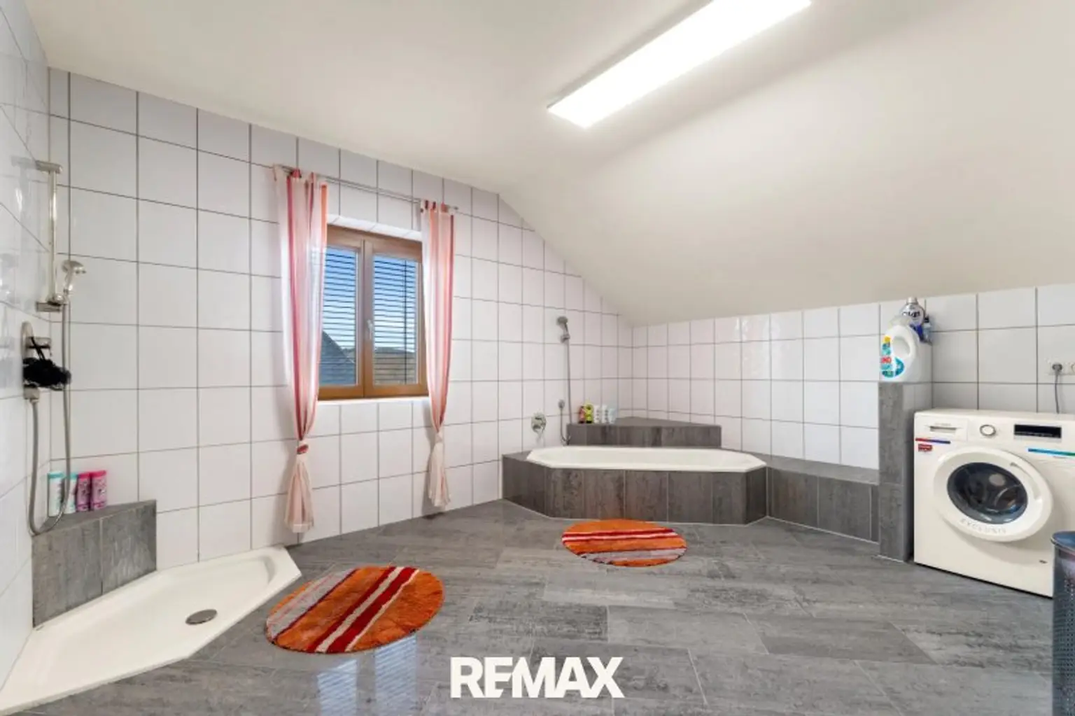 Badezimmer DG (1)