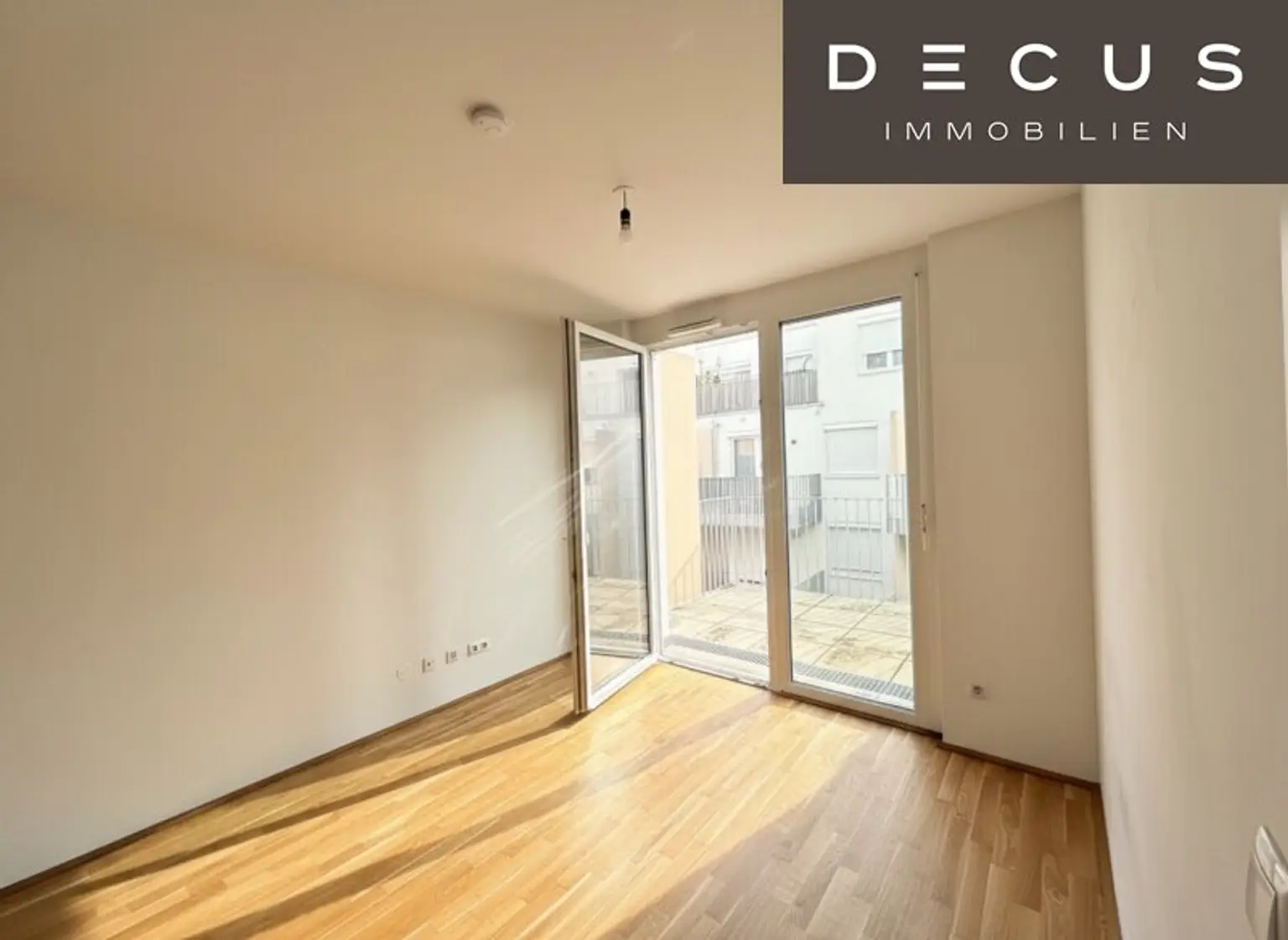 | 2 ZIMMER WOHNUNG AM KAGRANER PLATZ | MIT BALKON | NEUBAU |