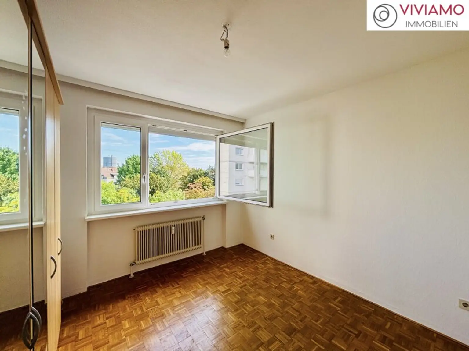 Gepflegte 2-Zimmer-Wohnung mit Loggia und KFZ-Stellplatz!